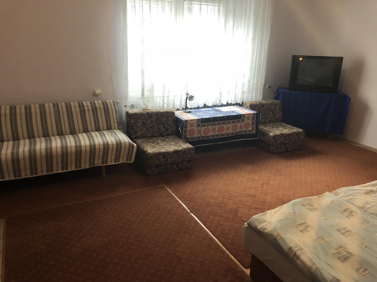 Eko Penzion Leo Dudince Εξωτερικό φωτογραφία